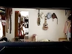 Թաքնված տեսախցիկ, կին-կին հագնվելու հետո բաղնիք(2)