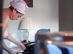 Մորաքույրը nude թաքնված տեսախցիկ