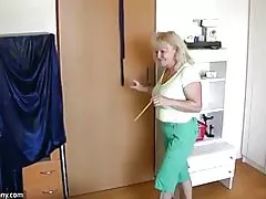 Oldnanny հաստլիկ հասուն հին հասուն խաղում киской